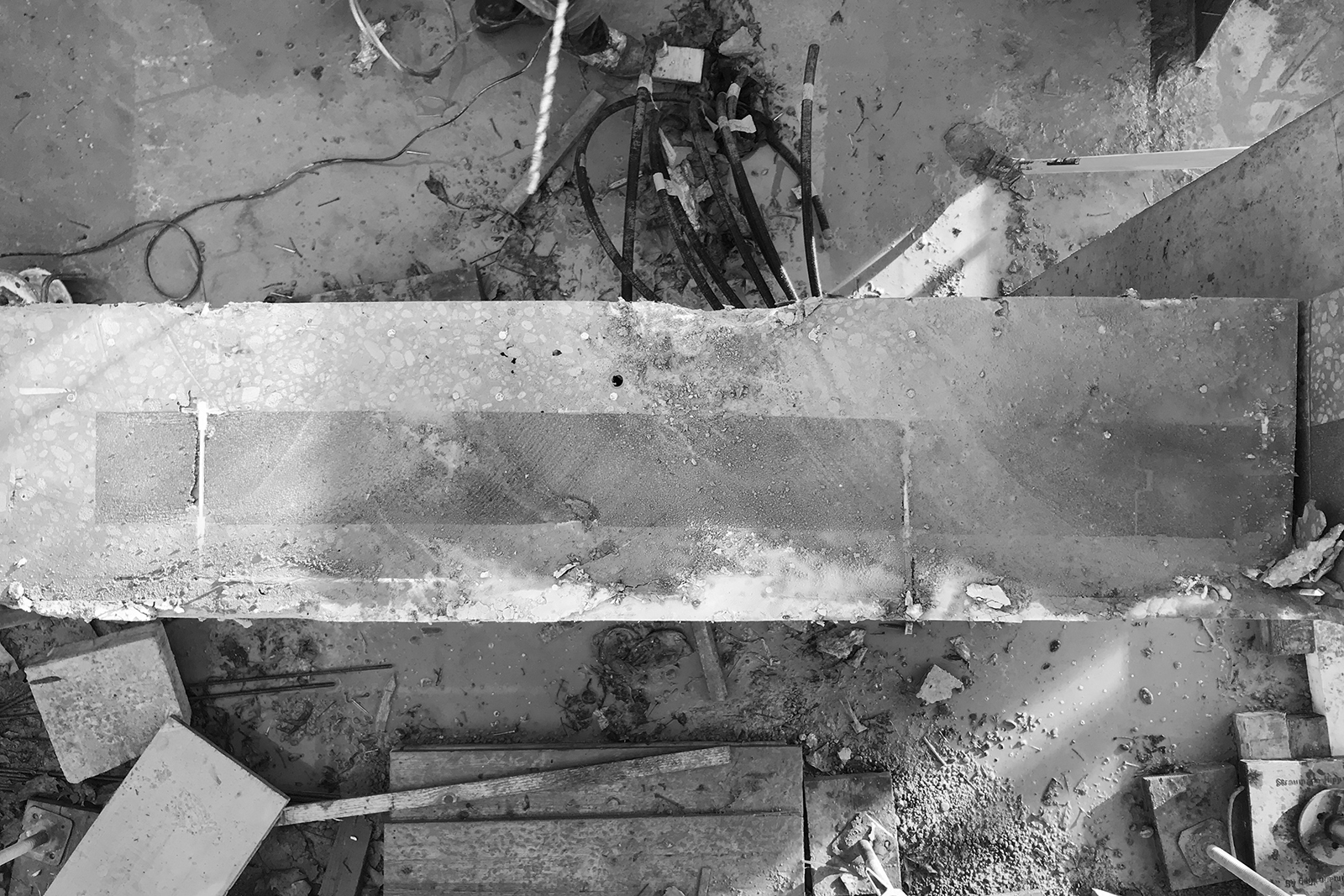 CZ_039_CLARA_Misapor_geschnitten_BW.jpg