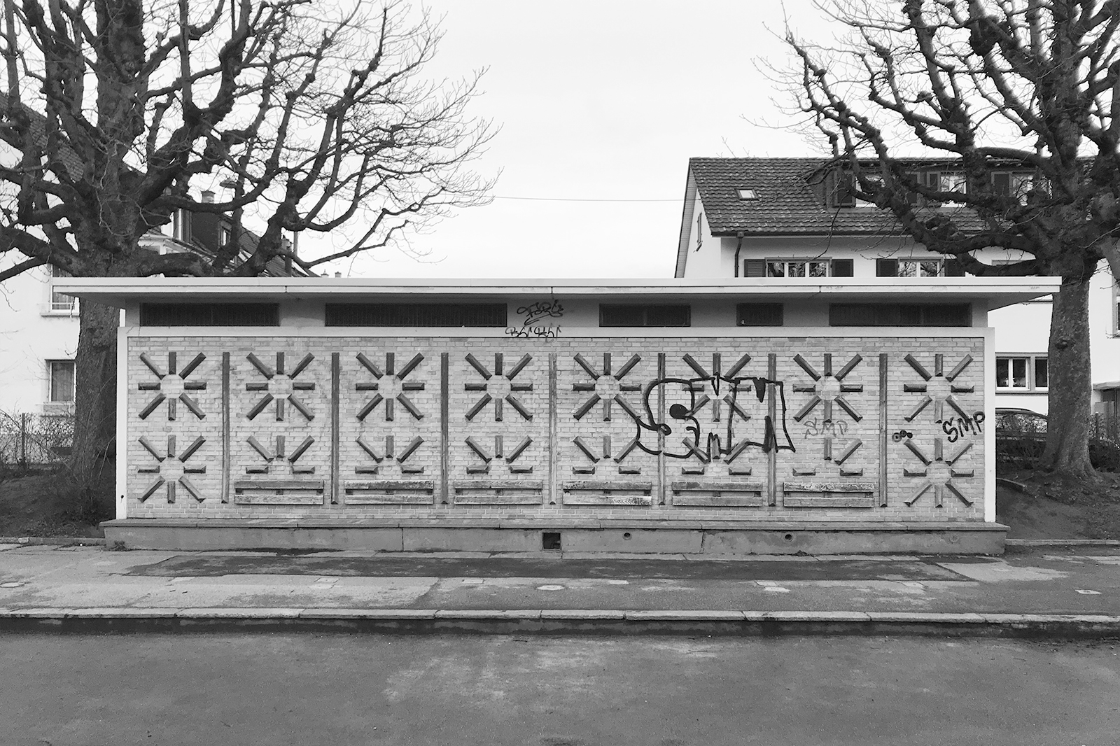CZ_070_STEINBÜHLPLATZ_FRONT_BW.jpg